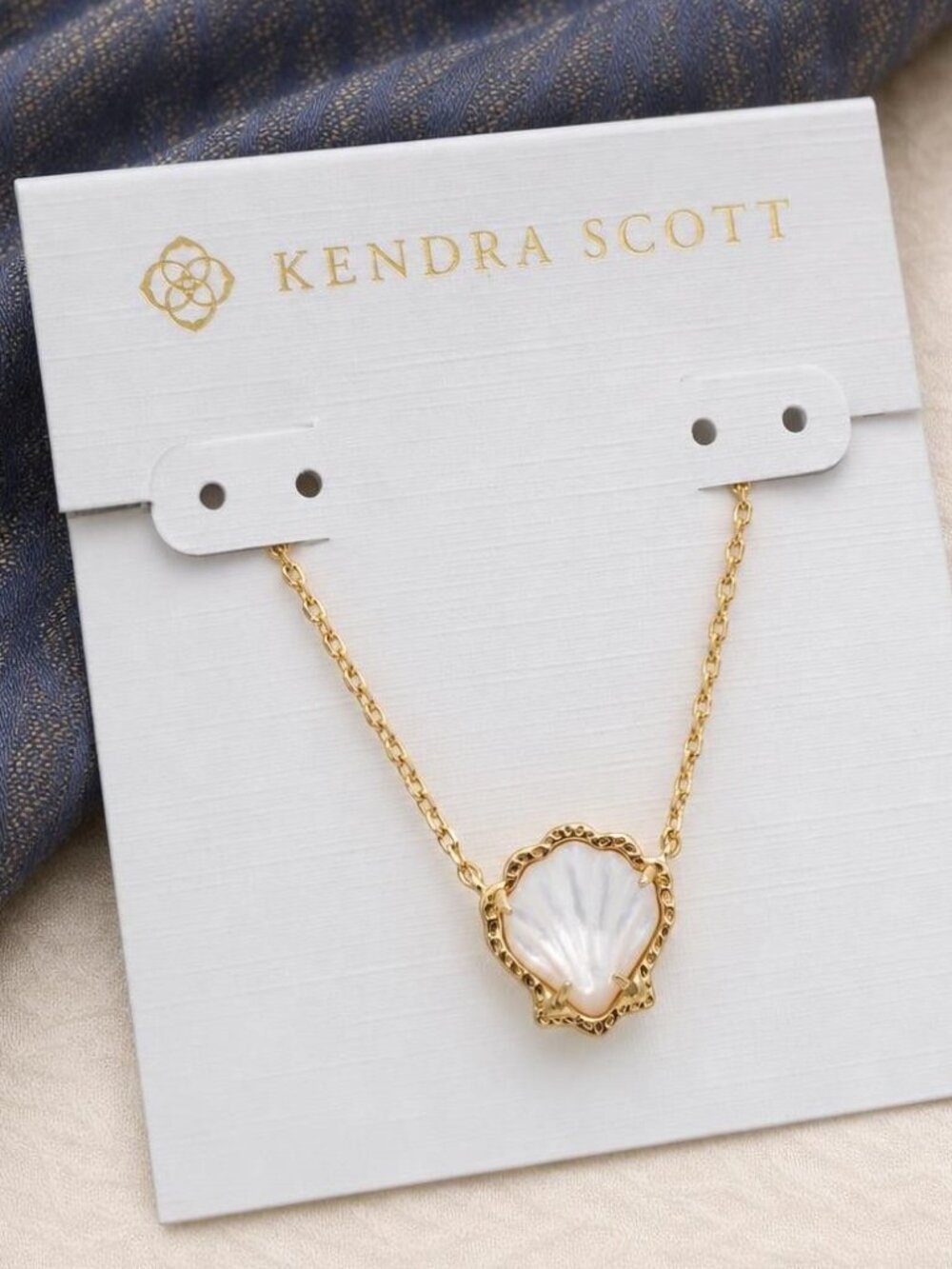 Kendra Scott Brynne Shell Gold Ivory Mother-of-Pearl Necklace